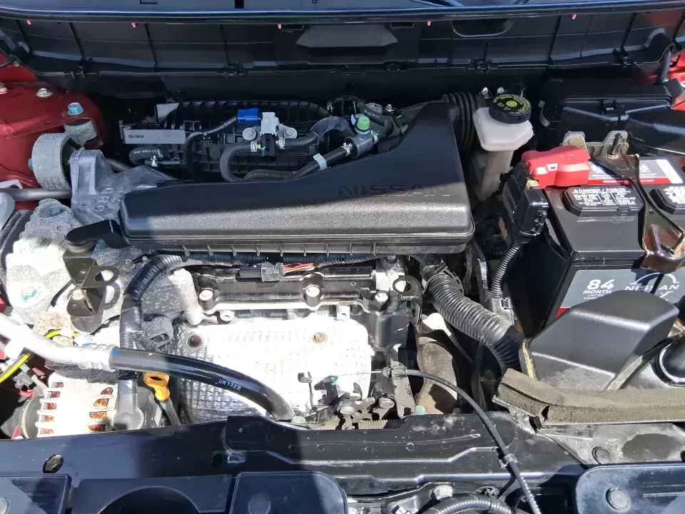 2015 Nissan Rogue SV (KNMAT2MV8FP) with an 2.5L I-4 DOHC engine, Continuously Variable Transmission transmission, located at 880 E. National Road, Vandalia, OH, 45377, (937) 908-9800, 39.891918, -84.183594 - Pack up the kids, load the cooler, and point the SUV toward your next weekend escape-this Cayenne Red 2015 Nissan Rogue SV is the kind of do-it-all crossover that fits real life in Vandalia, from school drop-offs and grocery runs to road trips up I75. With confident 4WD/AWD traction, a comfortable c - Photo#11