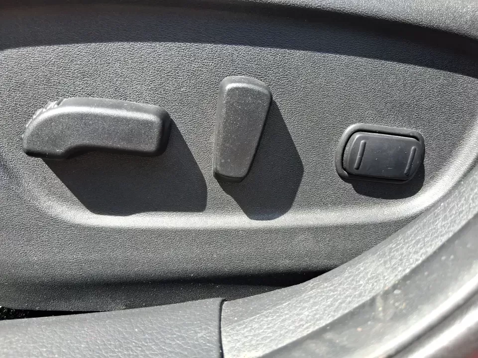 2015 Nissan Rogue SV (KNMAT2MV8FP) with an 2.5L I-4 DOHC engine, Continuously Variable Transmission transmission, located at 880 E. National Road, Vandalia, OH, 45377, (937) 908-9800, 39.891918, -84.183594 - Pack up the kids, load the cooler, and point the SUV toward your next weekend escape-this Cayenne Red 2015 Nissan Rogue SV is the kind of do-it-all crossover that fits real life in Vandalia, from school drop-offs and grocery runs to road trips up I75. With confident 4WD/AWD traction, a comfortable c - Photo#17