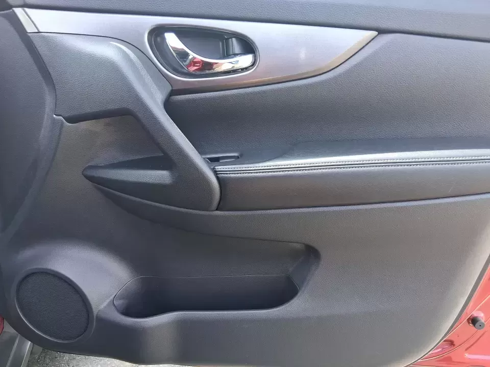 2015 Nissan Rogue SV (KNMAT2MV8FP) with an 2.5L I-4 DOHC engine, Continuously Variable Transmission transmission, located at 880 E. National Road, Vandalia, OH, 45377, (937) 908-9800, 39.891918, -84.183594 - Pack up the kids, load the cooler, and point the SUV toward your next weekend escape-this Cayenne Red 2015 Nissan Rogue SV is the kind of do-it-all crossover that fits real life in Vandalia, from school drop-offs and grocery runs to road trips up I75. With confident 4WD/AWD traction, a comfortable c - Photo#19