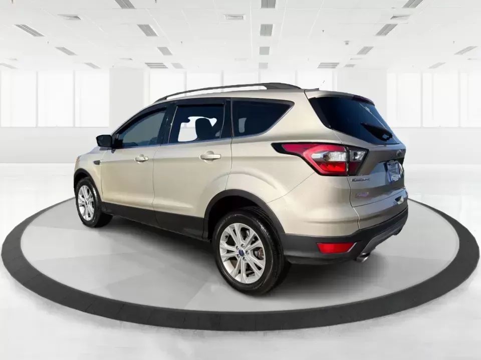 2018 Ford Escape SE (1FMCU0GD6JU) with an 1.5L L4 DOHC 16V engine, 6A transmission, located at 4508 South Dixie Dr, Moraine, OH, 45439, (937) 908-9800, 39.689976, -84.218452 - Pack up the kids, load the groceries, or point the nose toward a weekend getaway-this 2018 Ford Escape SE is the kind of compact SUV that fits real life in Moraine. With a comfortable cabin, smart tech, and easy-to-park size, it's ideal for long commutes up I75, quick errands along South Dixie Dr, o - Photo#4