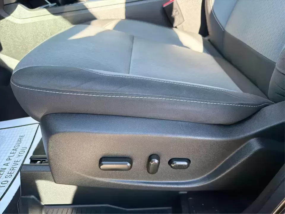 2018 Ford Escape SE (1FMCU0GD6JU) with an 1.5L L4 DOHC 16V engine, 6A transmission, located at 4508 South Dixie Dr, Moraine, OH, 45439, (937) 908-9800, 39.689976, -84.218452 - Pack up the kids, load the groceries, or point the nose toward a weekend getaway-this 2018 Ford Escape SE is the kind of compact SUV that fits real life in Moraine. With a comfortable cabin, smart tech, and easy-to-park size, it's ideal for long commutes up I75, quick errands along South Dixie Dr, o - Photo#18