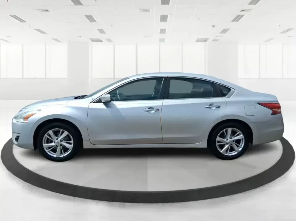 2015 Nissan Altima 2.5 SV (1N4AL3AP6FC) with an 2.5L I-4 DOHC engine, Continuously Variable Transmission transmission, located at 401 Woodman Dr, Riverside, OH, 45431, (937) 908-9800, 39.760899, -84.123421 - Picture your next week: an easy I-675 commute, a comfortable school drop-off run, and a spontaneous weekend drive to Carillon Historical Park or along the Mad River-without driving something oversized or expensive to fuel. This **2015 Nissan Altima 2.5 SV** is the kind of practical, confidence-build - Photo#5