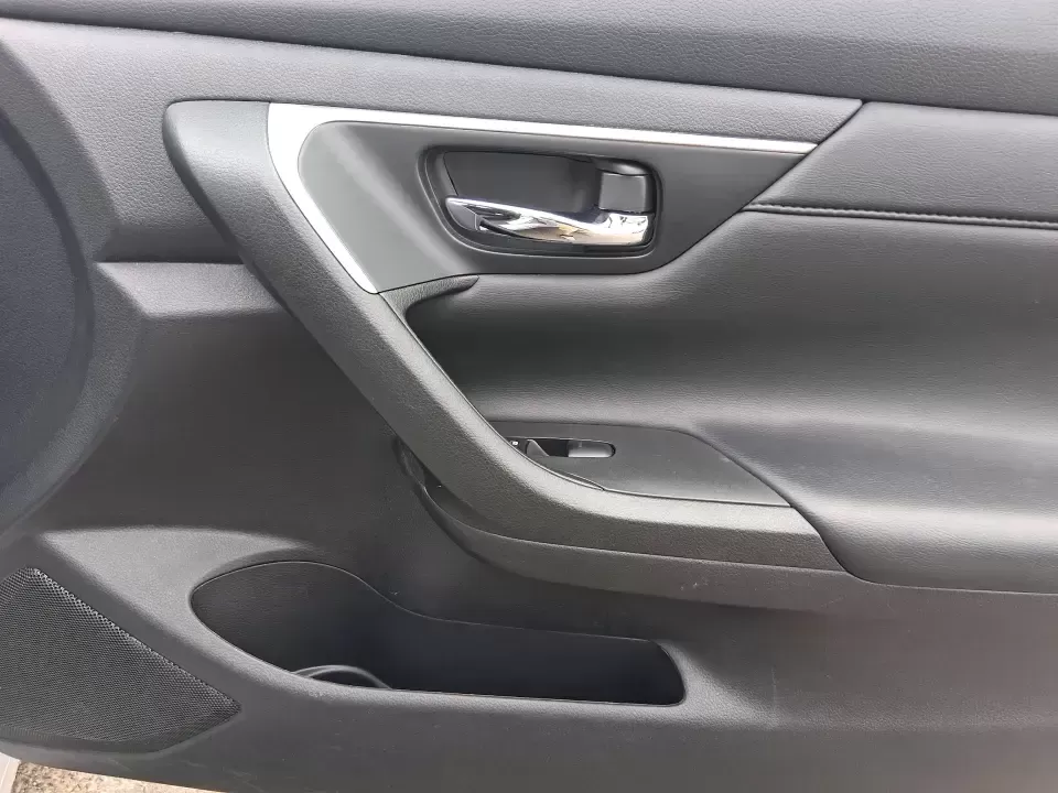 2015 Nissan Altima 2.5 SV (1N4AL3AP6FC) with an 2.5L I-4 DOHC engine, Continuously Variable Transmission transmission, located at 401 Woodman Dr, Riverside, OH, 45431, (937) 908-9800, 39.760899, -84.123421 - Picture your next week: an easy I-675 commute, a comfortable school drop-off run, and a spontaneous weekend drive to Carillon Historical Park or along the Mad River-without driving something oversized or expensive to fuel. This **2015 Nissan Altima 2.5 SV** is the kind of practical, confidence-build - Photo#18