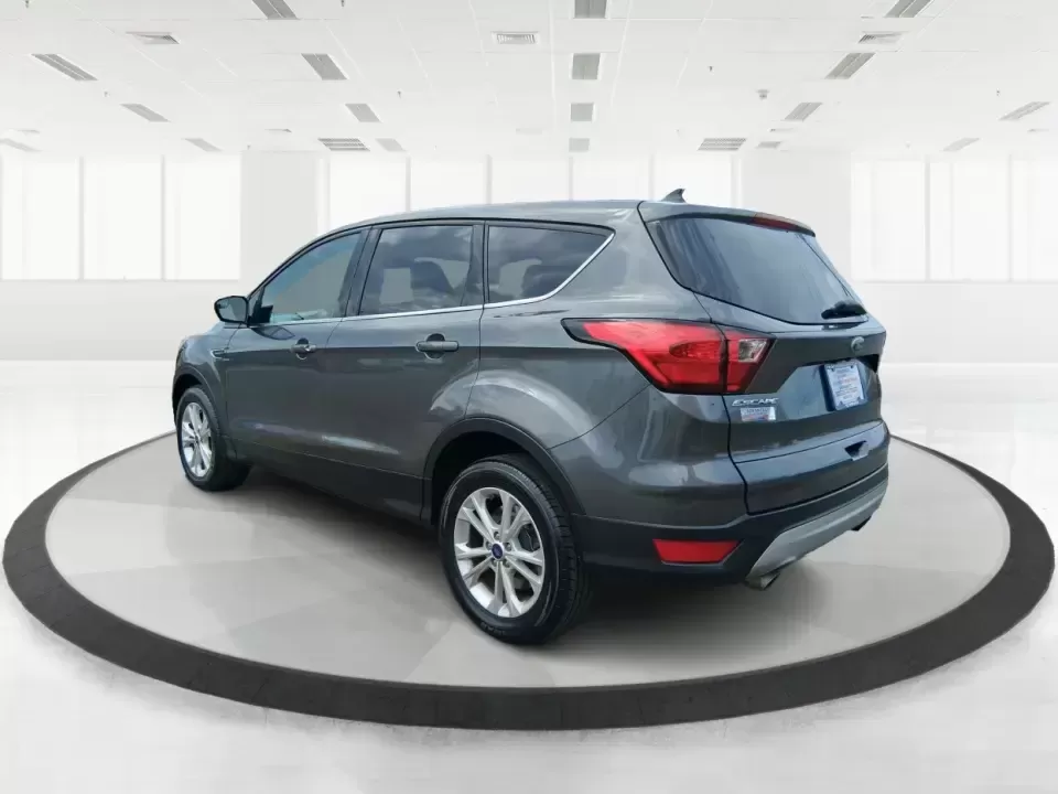 2019 Ford Escape SE (1FMCU0GD6KU) with an 1.5L L4 DOHC 16V engine, 6A transmission, located at 401 Woodman Dr, Riverside, OH, 45431, (937) 908-9800, 39.760899, -84.123421 - Weekday commutes down Woodman Dr, school drop-offs, and weekend getaways to Carillon Historical Park or a quick run up I675-this 2019 Ford Escape SE is the kind of SUV that fits real life in Riverside, Ohio. With its easy-to-park size, confident road manners, and versatile cargo space, it's a smart - Photo#4