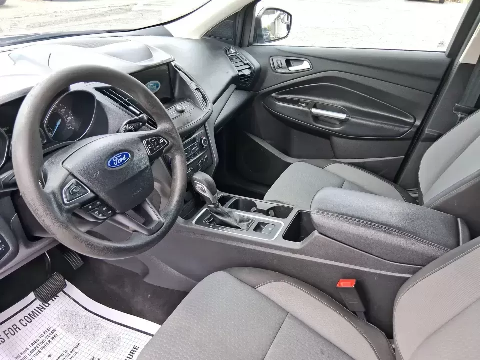 2019 Ford Escape SE (1FMCU0GD6KU) with an 1.5L L4 DOHC 16V engine, 6A transmission, located at 401 Woodman Dr, Riverside, OH, 45431, (937) 908-9800, 39.760899, -84.123421 - Weekday commutes down Woodman Dr, school drop-offs, and weekend getaways to Carillon Historical Park or a quick run up I675-this 2019 Ford Escape SE is the kind of SUV that fits real life in Riverside, Ohio. With its easy-to-park size, confident road manners, and versatile cargo space, it's a smart - Photo#9