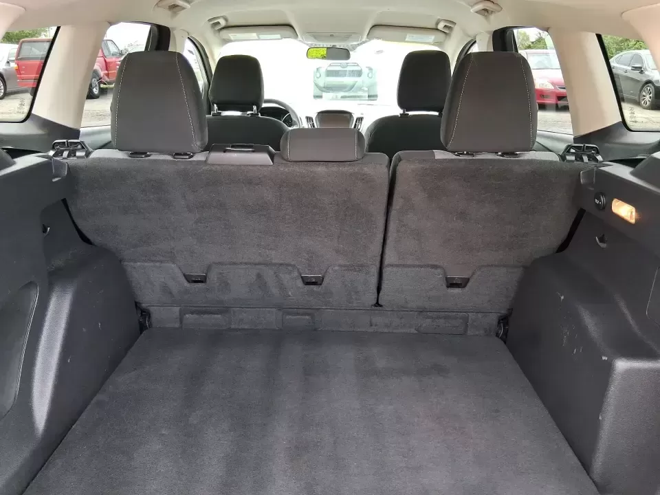 2019 Ford Escape SE (1FMCU0GD6KU) with an 1.5L L4 DOHC 16V engine, 6A transmission, located at 401 Woodman Dr, Riverside, OH, 45431, (937) 908-9800, 39.760899, -84.123421 - Weekday commutes down Woodman Dr, school drop-offs, and weekend getaways to Carillon Historical Park or a quick run up I675-this 2019 Ford Escape SE is the kind of SUV that fits real life in Riverside, Ohio. With its easy-to-park size, confident road manners, and versatile cargo space, it's a smart - Photo#12