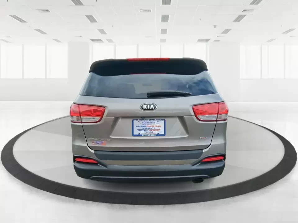 2017 Kia Sorento 2.4L LX (5XYPG4A30HG) with an 2.4L I-4 gasoline direct injection engine, 6A transmission, located at 401 Woodman Dr, Riverside, OH, 45431, (937) 908-9800, 39.760899, -84.123421 - Picture your next weekend: the family packed up for a day at Carillon Historical Park, groceries loaded after a quick stop near The Greene, and plenty of room left for sports gear or a stroller-without feeling like you're driving something bulky. This 2017 Kia Sorento LX is built for real life in th - Photo#3