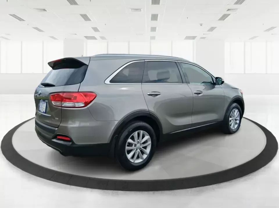 2017 Kia Sorento 2.4L LX (5XYPG4A30HG) with an 2.4L I-4 gasoline direct injection engine, 6A transmission, located at 1951 S Dayton Lakeview Rd., New Carlisle, OH, 45344, (937) 908-9800, 39.890999, -84.050255 - Picture your next weekend: the family packed up for a day at Carillon Historical Park, groceries loaded after a quick stop near The Greene, and plenty of room left for sports gear or a stroller-without feeling like you're driving something bulky. This 2017 Kia Sorento LX is built for real life in th - Photo#2