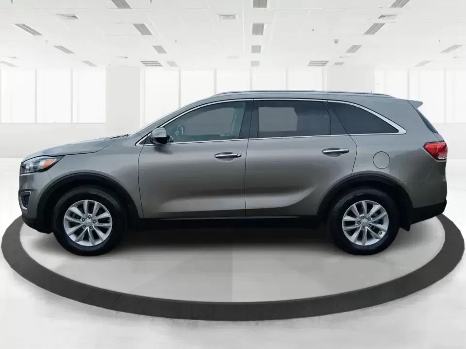 2017 Kia Sorento 2.4L LX (5XYPG4A30HG) with an 2.4L I-4 gasoline direct injection engine, 6A transmission, located at 1951 S Dayton Lakeview Rd., New Carlisle, OH, 45344, (937) 908-9800, 39.890999, -84.050255 - Picture your next weekend: the family packed up for a day at Carillon Historical Park, groceries loaded after a quick stop near The Greene, and plenty of room left for sports gear or a stroller-without feeling like you're driving something bulky. This 2017 Kia Sorento LX is built for real life in th - Photo#5