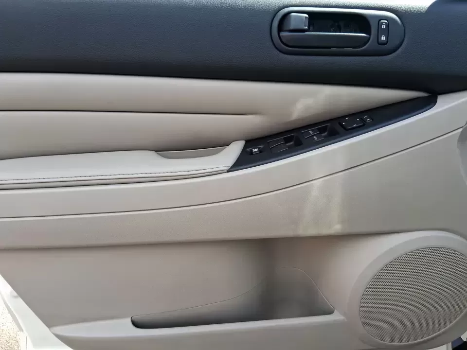 2010 Mazda CX-7 s Touring (JM3ER4W33A0) with an 2.3L I-4 gasoline direct injection engine, 6-Speed Automatic transmission, located at 1099 N County Rd 25A , Troy, OH, 45373, (937) 908-9800, 40.057079, -84.212883 - Picture your next weekend: loading up the cargo area for a day at Miami County Park, cruising up I75 for a quick getaway, or confidently handling Ohio's surprise rain and winter slush on the school run. This 2010 Mazda CX7 s Touring is the kind of sporty, practical SUV that fits real life in Troy-ea - Photo#18