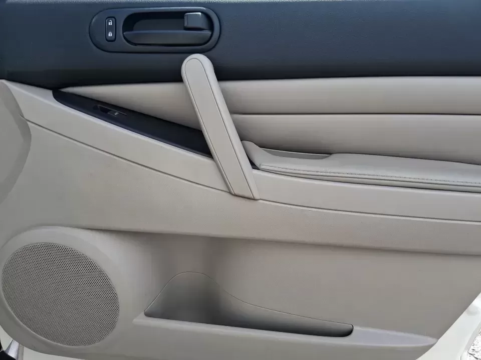 2010 Mazda CX-7 s Touring (JM3ER4W33A0) with an 2.3L I-4 gasoline direct injection engine, 6-Speed Automatic transmission, located at 1099 N County Rd 25A , Troy, OH, 45373, (937) 908-9800, 40.057079, -84.212883 - Picture your next weekend: loading up the cargo area for a day at Miami County Park, cruising up I75 for a quick getaway, or confidently handling Ohio's surprise rain and winter slush on the school run. This 2010 Mazda CX7 s Touring is the kind of sporty, practical SUV that fits real life in Troy-ea - Photo#19