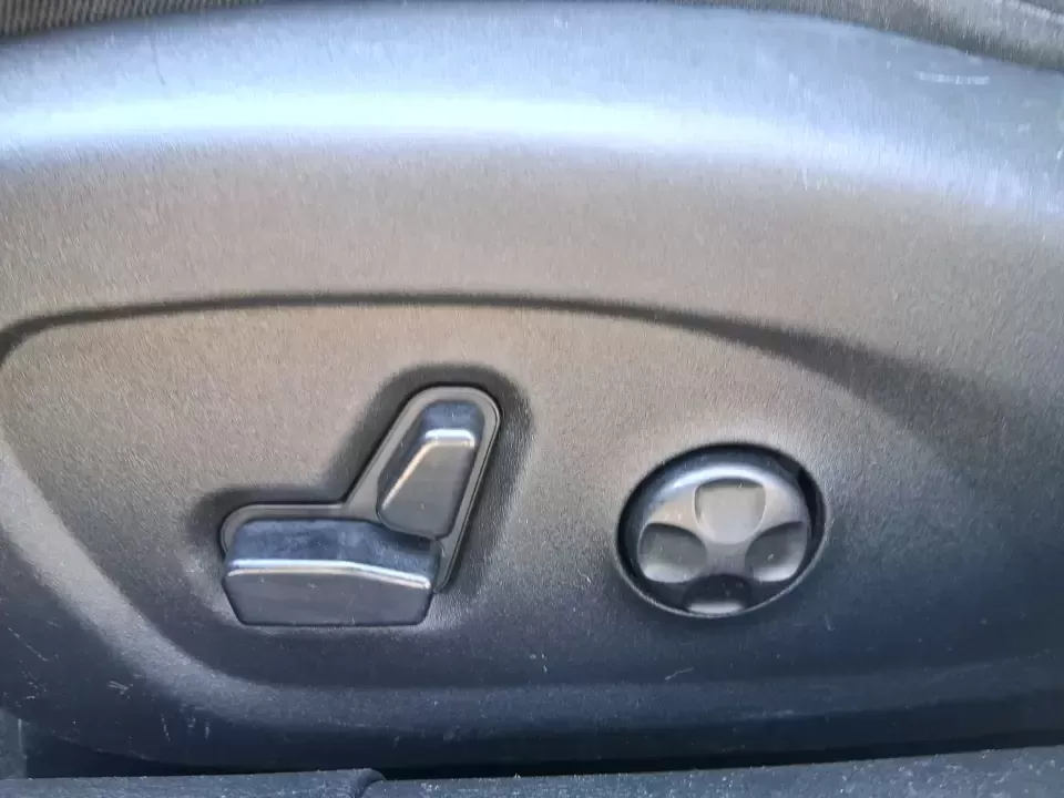 2015 Chrysler 200 Limited (1C3CCCAB5FN) with an 3.6L V-6 DOHC engine, 9-Speed Automatic transmission, located at 1230 East Main St, Xenia, OH, 45385, (937) 908-9800, 39.688026, -83.910172 - Picture an easy weekday commute from Xenia to Beavercreek or Dayton, then a comfortable Friday-night dinner run to downtown Yellow Springs-without giving up the refined feel you want in a daily driver. This 2015 Chrysler 200 Limited sedan is built for real life: smooth highway miles, school drop-off - Photo#18