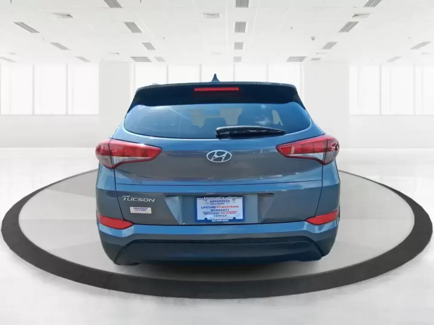 2018 Hyundai Tucson SEL Plus (KM8J33A4XJU) with an Nu 2L I-4 gasoline direct injection engine, 6A transmission, located at 880 E. National Road, Vandalia, OH, 45377, (937) 908-9800, 39.891918, -84.183594 - Need a do-it-all SUV that fits real life in Greene County-school runs, long commutes to Dayton, and weekend getaways to John Bryan State Park-without sacrificing comfort or confidence? This 2018 Hyundai Tucson SEL Plus in Coliseum Gray is built for drivers who want practical space, modern tech, and - Photo#3