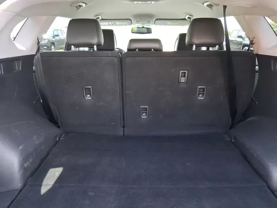 2018 Hyundai Tucson SEL Plus (KM8J33A4XJU) with an Nu 2L I-4 gasoline direct injection engine, 6A transmission, located at 1230 East Main St, Xenia, OH, 45385, (937) 908-9800, 39.688026, -83.910172 - Need a do-it-all SUV that fits real life in Greene County-school runs, long commutes to Dayton, and weekend getaways to John Bryan State Park-without sacrificing comfort or confidence? This 2018 Hyundai Tucson SEL Plus in Coliseum Gray is built for drivers who want practical space, modern tech, and - Photo#12