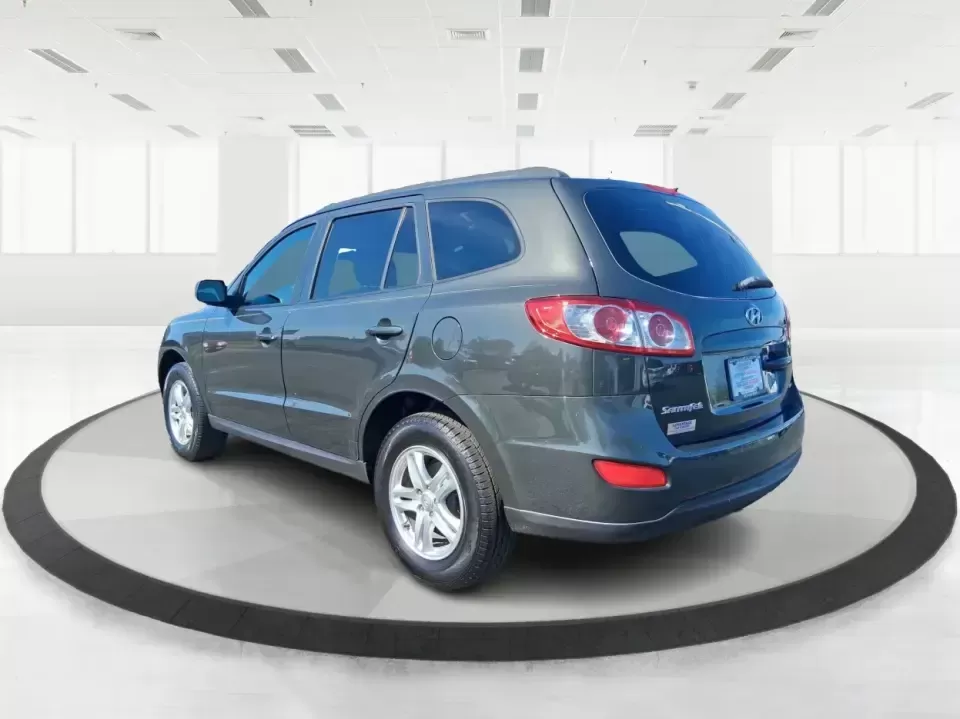 2012 Hyundai Santa Fe GLS (5XYZGDABXCG) with an 2.4L I-4 DOHC engine, 6-Speed Automatic transmission, located at 8750 N County Rd 25A, Piqua, OH, 45356, (937) 908-9800, 40.164391, -84.232513 - Pack up the kids, load the groceries, and head out for a weekend escape-this 2012 Hyundai Santa Fe GLS is the kind of SUV that fits real life in West Central Ohio. Whether you're commuting up N County Rd 25A toward Troy, running errands near downtown Piqua, or planning a road trip out past the Great - Photo#4