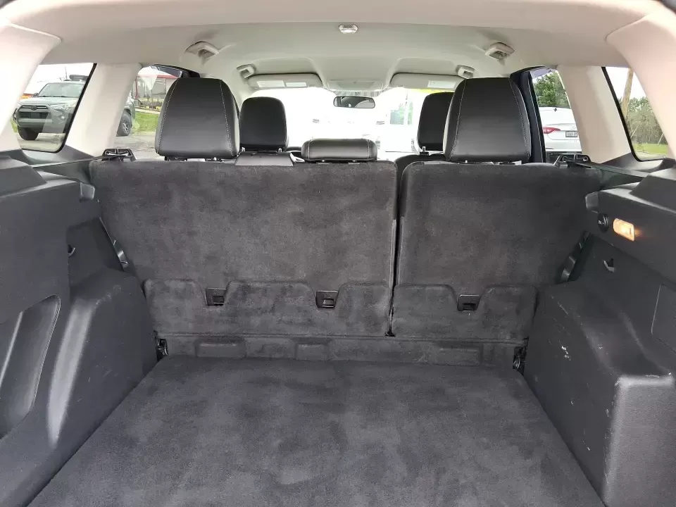 2019 Ford Escape SE (1FMCU9GD8KU) with an 1.5L L4 DOHC 16V engine, 6A transmission, located at 8750 N County Rd 25A, Piqua, OH, 45356, (937) 908-9800, 40.164391, -84.232513 - Make your next week look easier: a confident, all-weather SUV for school runs, long commutes up I75, and spontaneous weekend getaways to Indian Lake or downtown Troy. This **2019 Ford Escape SE** blends practical space with the kind of comfort and tech that fits real life in **Piqua, Ohio**-whether - Photo#12