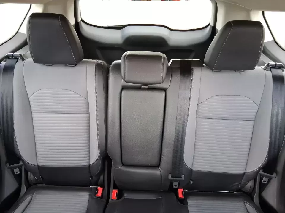 2019 Ford Escape SE (1FMCU9GD8KU) with an 1.5L L4 DOHC 16V engine, 6A transmission, located at 8750 N County Rd 25A, Piqua, OH, 45356, (937) 908-9800, 40.164391, -84.232513 - Make your next week look easier: a confident, all-weather SUV for school runs, long commutes up I75, and spontaneous weekend getaways to Indian Lake or downtown Troy. This **2019 Ford Escape SE** blends practical space with the kind of comfort and tech that fits real life in **Piqua, Ohio**-whether - Photo#14