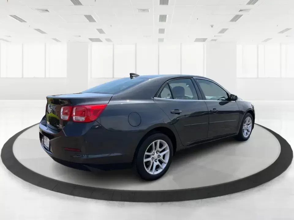 2015 Chevrolet Malibu 1LT (1G11C5SL5FF) with an ECOTEC 2.5L I-4 gasoline direct injection engine, 6-Speed Automatic transmission, located at 1951 S Dayton Lakeview Rd., New Carlisle, OH, 45344, (937) 908-9800, 39.890999, -84.050255 - Need a dependable, comfortable sedan for the daily commute between New Carlisle and Dayton, school drop-offs, or easy weekend getaways to Springfield? This 2015 Chevrolet Malibu 1LT is built for real-life driving-smooth on I70, easy to park around downtown New Carlisle, and efficient enough to keep - Photo#2