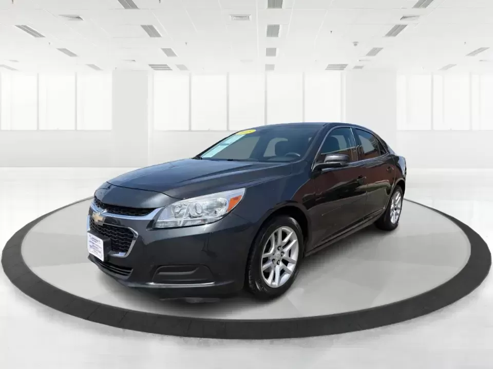 2015 Chevrolet Malibu 1LT (1G11C5SL5FF) with an ECOTEC 2.5L I-4 gasoline direct injection engine, 6-Speed Automatic transmission, located at 1951 S Dayton Lakeview Rd., New Carlisle, OH, 45344, (937) 908-9800, 39.890999, -84.050255 - Need a dependable, comfortable sedan for the daily commute between New Carlisle and Dayton, school drop-offs, or easy weekend getaways to Springfield? This 2015 Chevrolet Malibu 1LT is built for real-life driving-smooth on I70, easy to park around downtown New Carlisle, and efficient enough to keep - Photo#8