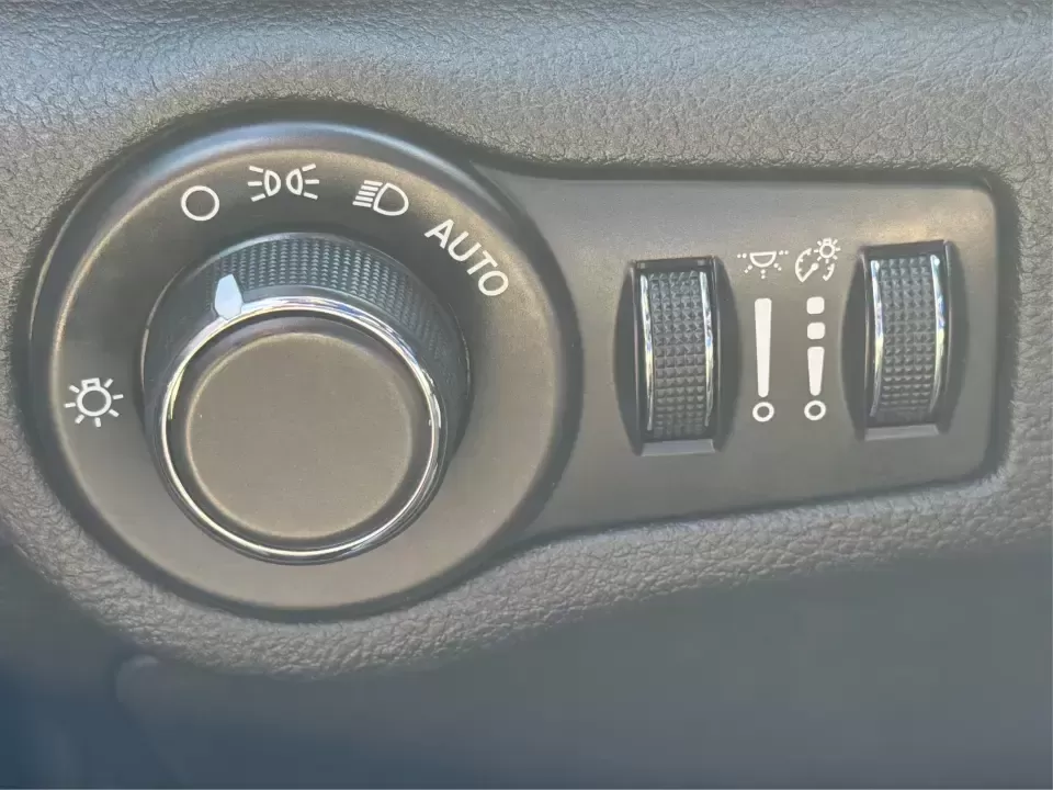 2016 Chrysler 200 Limited Platinum (1C3CCCABXGN) with an 2.4L L4 DOHC 16V engine, 9A transmission, located at 1184 Kauffman Ave, Fairborn, OH, 45324, (937) 908-9800, 39.807072, -84.030914 - Picture your next weekday commute down I675 or a smooth evening drive past Wright State University-quiet cabin, premium touches, and the kind of comfort that makes errands, school drop-offs, and date nights feel effortless. This 2016 Chrysler 200 Limited Platinum in Billet Silver Metallic Clearcoat - Photo#17