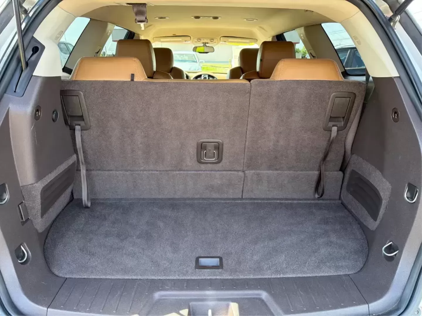 2016 Buick Enclave Leather (5GAKVBKD6GJ) with an 3.6L V-6 gasoline direct injection engine, 6-Speed Automatic Overdrive transmission, located at 1230 East Main St, Xenia, OH, 45385, (937) 908-9800, 39.688026, -83.910172 - Need one vehicle that can handle school drop-offs, grocery runs, and a weekend road trip down I-75 without feeling cramped? This 2016 Buick Enclave Leather in Iridium Metallic is built for real-life family logistics and comfortable commuting around Moraine, Dayton, and the Miami Valley-offering thre - Photo#12