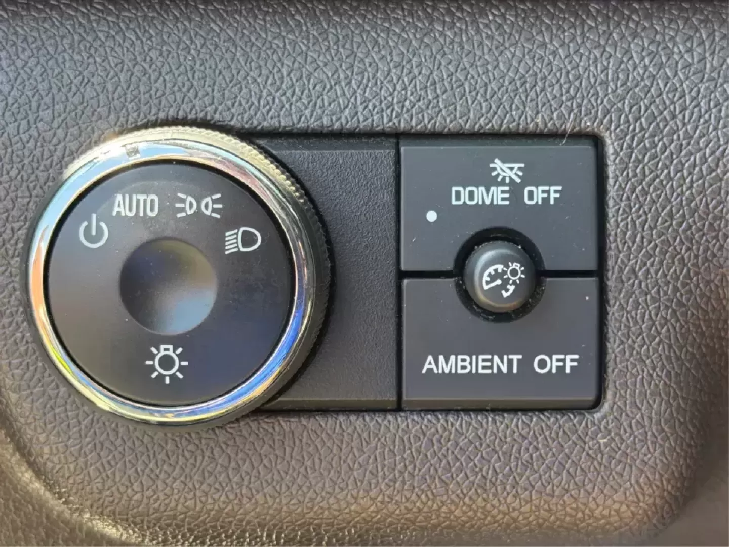 2016 Buick Enclave Leather (5GAKVBKD6GJ) with an 3.6L V-6 gasoline direct injection engine, 6-Speed Automatic Overdrive transmission, located at 1230 East Main St, Xenia, OH, 45385, (937) 908-9800, 39.688026, -83.910172 - Need one vehicle that can handle school drop-offs, grocery runs, and a weekend road trip down I-75 without feeling cramped? This 2016 Buick Enclave Leather in Iridium Metallic is built for real-life family logistics and comfortable commuting around Moraine, Dayton, and the Miami Valley-offering thre - Photo#17