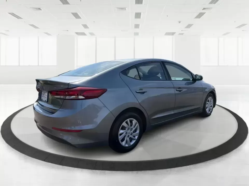 2018 Hyundai Elantra SE (KMHD74LF2JU) with an Nu 2L I-4 DOHC engine, 6A transmission, located at 4508 South Dixie Dr, Moraine, OH, 45439, (937) 908-9800, 39.689976, -84.218452 - Need a dependable commuter that's easy to park downtown, comfortable for I-75 and SR-725 drives, and efficient enough for everyday errands from Moraine to Dayton? This 2018 Hyundai Elantra SE in Galactic Gray Metallic is a smart, budget-friendly sedan built for real life-work runs, school drop-offs, - Photo#2