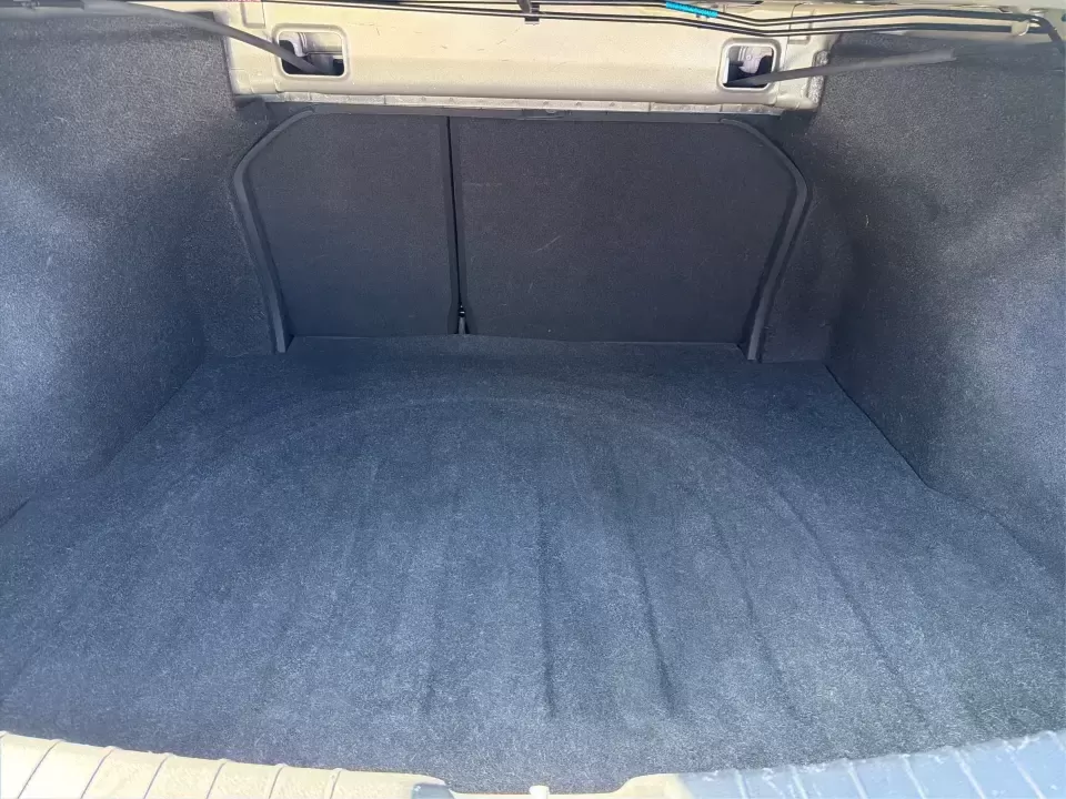 2018 Hyundai Elantra SE (KMHD74LF2JU) with an Nu 2L I-4 DOHC engine, 6A transmission, located at 4508 South Dixie Dr, Moraine, OH, 45439, (937) 908-9800, 39.689976, -84.218452 - Need a dependable commuter that's easy to park downtown, comfortable for I-75 and SR-725 drives, and efficient enough for everyday errands from Moraine to Dayton? This 2018 Hyundai Elantra SE in Galactic Gray Metallic is a smart, budget-friendly sedan built for real life-work runs, school drop-offs, - Photo#12