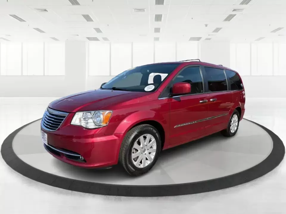 2015 Chrysler Town and Country Touring (2C4RC1BG6FR) with an 3.6L V-6 DOHC engine, 6-Speed Automatic transmission, located at 1230 East Main St, Xenia, OH, 45385, (937) 908-9800, 39.688026, -83.910172 - Load up the kids, the gear, and the snacks-this 2015 Chrysler Town and Country Touring is built for real-life family schedules, long commutes, and weekend getaways without the stress. Whether you're shuttling to practice, carpooling through Greene County, or planning a road trip that starts on US- - Photo#8