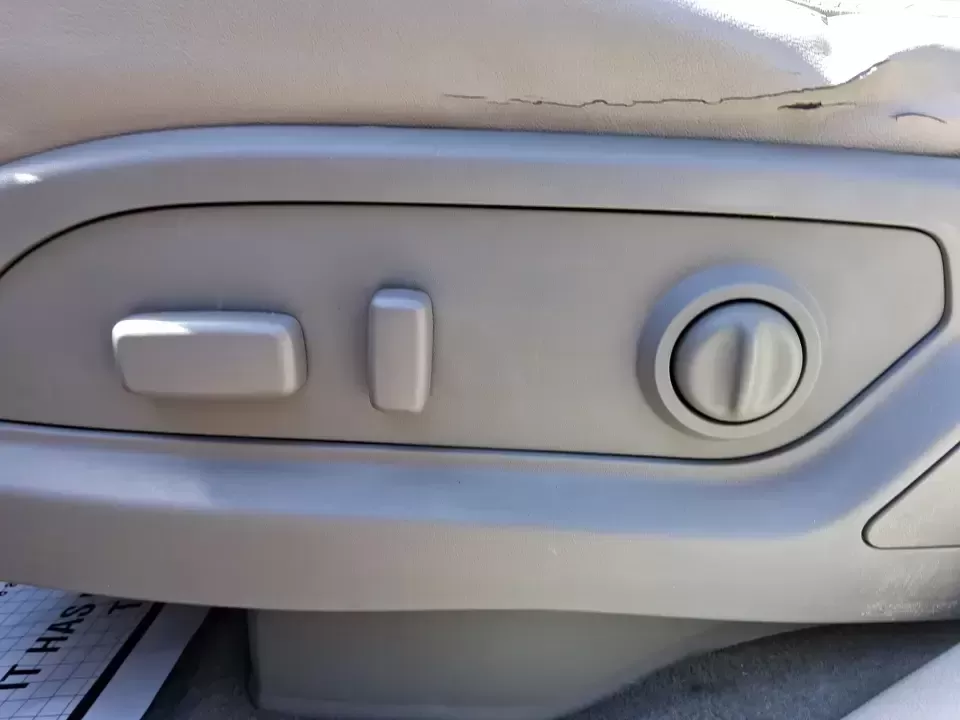 2016 Buick Enclave Leather (5GAKVBKD1GJ) with an 3.6L V-6 gasoline direct injection engine, 6-Speed Automatic Overdrive transmission, located at 1184 Kauffman Ave, Fairborn, OH, 45324, (937) 908-9800, 39.807072, -84.030914 - Weekend road trips to Yellow Springs, daily school runs across Fairborn, or a comfortable commute down I675 toward Dayton-this 2016 Buick Enclave Leather is built for real life when you need space, confidence, and premium comfort without the premium price. Finished in Ebony Twilight Metallic, this f - Photo#18