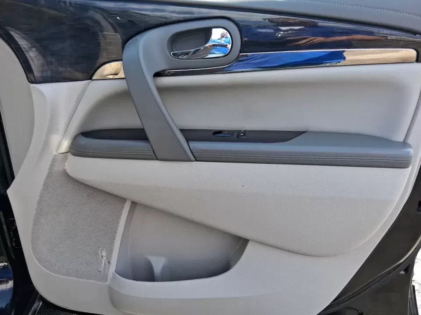 2016 Buick Enclave Leather (5GAKVBKD1GJ) with an 3.6L V-6 gasoline direct injection engine, 6-Speed Automatic Overdrive transmission, located at 1230 East Main St, Xenia, OH, 45385, (937) 908-9800, 39.688026, -83.910172 - Weekend road trips to Yellow Springs, daily school runs across Fairborn, or a comfortable commute down I675 toward Dayton-this 2016 Buick Enclave Leather is built for real life when you need space, confidence, and premium comfort without the premium price. Finished in Ebony Twilight Metallic, this f - Photo#20