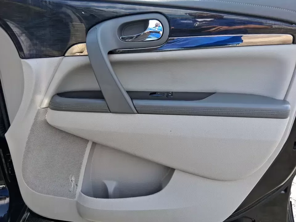 2016 Buick Enclave Leather (5GAKVBKD1GJ) with an 3.6L V-6 gasoline direct injection engine, 6-Speed Automatic Overdrive transmission, located at 1230 East Main St, Xenia, OH, 45385, (937) 908-9800, 39.688026, -83.910172 - Weekend road trips to Yellow Springs, daily school runs across Fairborn, or a comfortable commute down I675 toward Dayton-this 2016 Buick Enclave Leather is built for real life when you need space, confidence, and premium comfort without the premium price. Finished in Ebony Twilight Metallic, this f - Photo#20