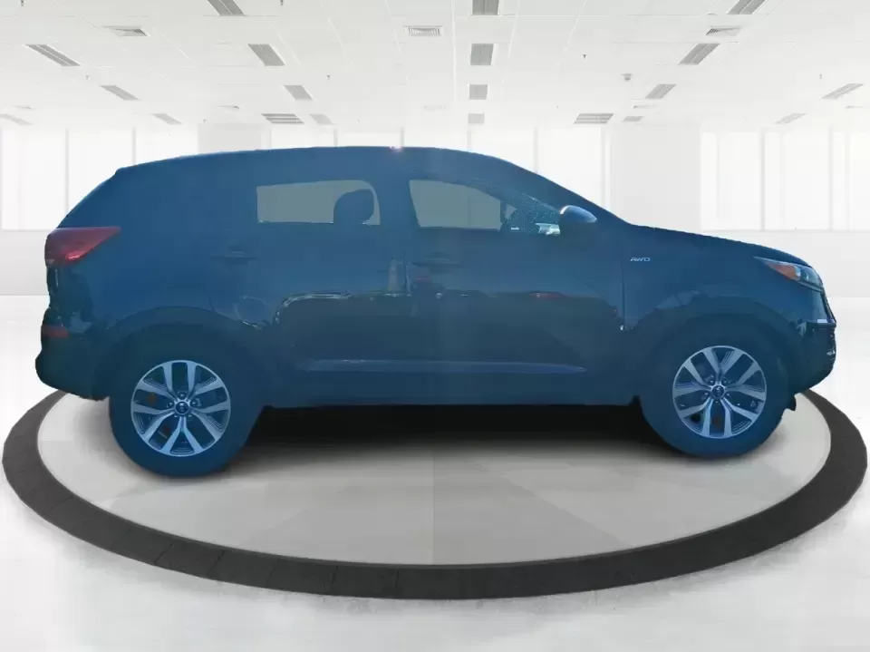 2016 Kia Sportage LX (KNDPBCAC7G7) with an Theta II 2.4L I-4 gasoline direct injection engine, 6-Speed Automatic transmission, located at 880 E. National Road, Vandalia, OH, 45377, (937) 908-9800, 39.891918, -84.183594 - Need a crossover that can handle Ohio's four seasons, school runs, and weekend getaways without draining your budget? This 2016 Kia Sportage LX is built for real life in Vandalia-whether you're commuting down I75, running errands along National Road, or packing up for a day at the Dayton Aviation He - Photo#1