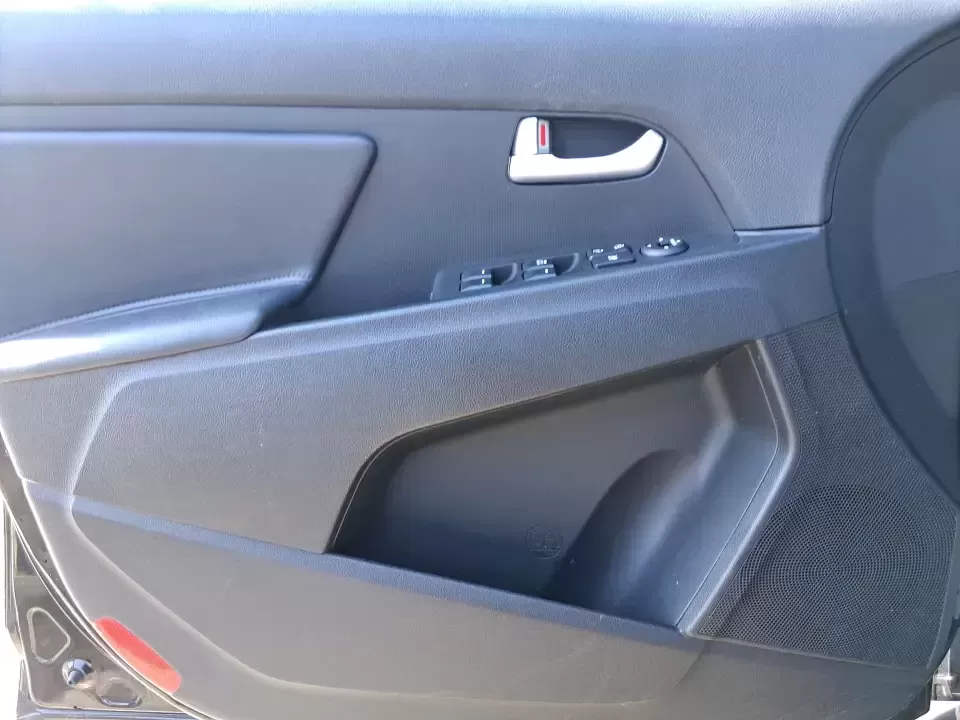 2016 Kia Sportage LX (KNDPBCAC7G7) with an Theta II 2.4L I-4 gasoline direct injection engine, 6-Speed Automatic transmission, located at 880 E. National Road, Vandalia, OH, 45377, (937) 908-9800, 39.891918, -84.183594 - Need a crossover that can handle Ohio's four seasons, school runs, and weekend getaways without draining your budget? This 2016 Kia Sportage LX is built for real life in Vandalia-whether you're commuting down I75, running errands along National Road, or packing up for a day at the Dayton Aviation He - Photo#17