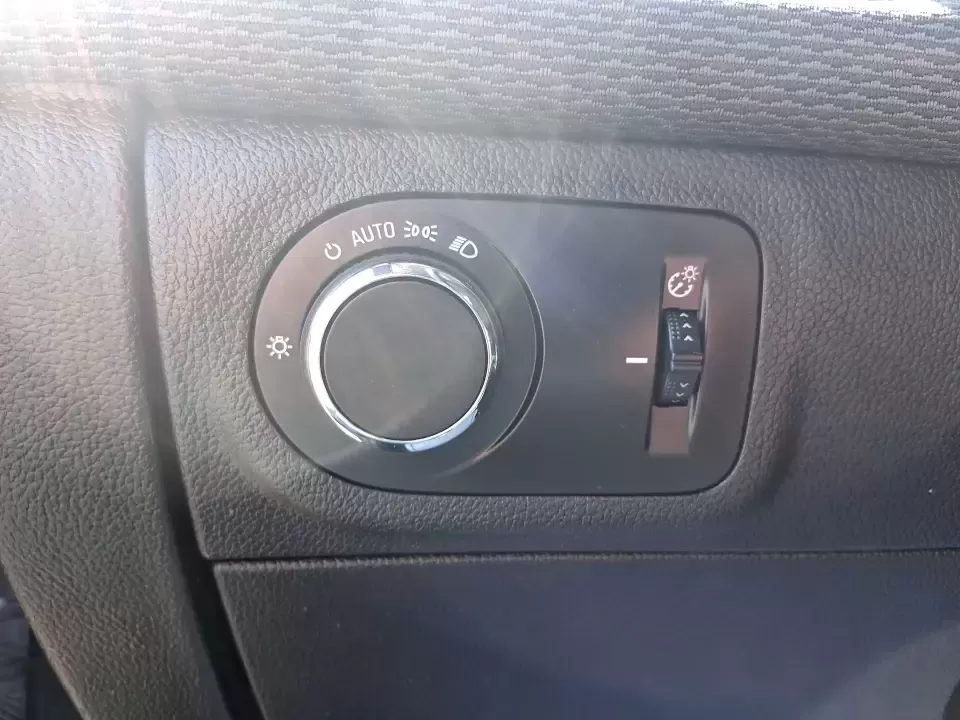 2018 Chevrolet Cruze LT Auto (1G1BE5SM2J7) with an 1.4L I-4 gasoline direct injection engine, 6A transmission, located at 1951 S Dayton Lakeview Rd., New Carlisle, OH, 45344, (937) 908-9800, 39.890999, -84.050255 - Need a dependable commuter that sips fuel, parks easily downtown, and still feels comfortable for weekend getaways? This 2018 Chevrolet Cruze LT Auto in Satin Steel Gray Metallic is a smart, budget-friendly sedan for life in and around New Carlisle-whether you're heading down S Dayton-Lakeview Rd to - Photo#17