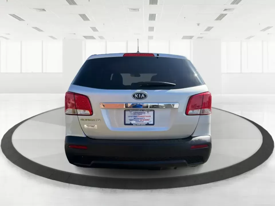 2013 Kia Sorento LX (5XYKT3A12DG) with an 2.4L I-4 DOHC engine, 6-Speed Automatic transmission, located at 8750 N County Rd 25A, Piqua, OH, 45356, (937) 908-9800, 40.164391, -84.232513 - Need one SUV that can handle the school run, a long commute up I75, and a weekend getaway to Indian Lake without blowing your budget? This 2013 Kia Sorento LX in Satin Metal is a practical, road-trip-ready SUV that's sized for real life-easy to park, comfortable for passengers, and versatile enough - Photo#3