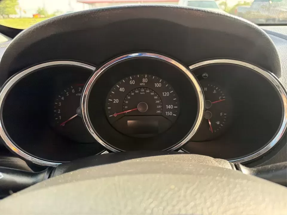 2013 Kia Sorento LX (5XYKT3A12DG) with an 2.4L I-4 DOHC engine, 6-Speed Automatic transmission, located at 8750 N County Rd 25A, Piqua, OH, 45356, (937) 908-9800, 40.164391, -84.232513 - Need one SUV that can handle the school run, a long commute up I75, and a weekend getaway to Indian Lake without blowing your budget? This 2013 Kia Sorento LX in Satin Metal is a practical, road-trip-ready SUV that's sized for real life-easy to park, comfortable for passengers, and versatile enough - Photo#15