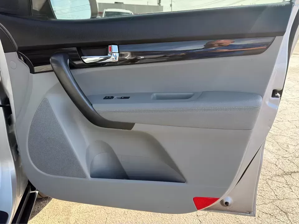 2013 Kia Sorento LX (5XYKT3A12DG) with an 2.4L I-4 DOHC engine, 6-Speed Automatic transmission, located at 8750 N County Rd 25A, Piqua, OH, 45356, (937) 908-9800, 40.164391, -84.232513 - Need one SUV that can handle the school run, a long commute up I75, and a weekend getaway to Indian Lake without blowing your budget? This 2013 Kia Sorento LX in Satin Metal is a practical, road-trip-ready SUV that's sized for real life-easy to park, comfortable for passengers, and versatile enough - Photo#20