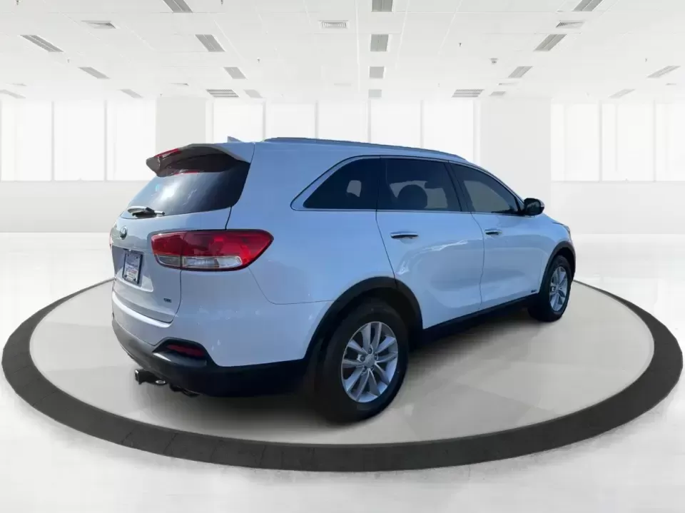 2018 Kia Sorento 2.4L LX (5XYPGDA36JG) with an 2.4L I-4 gasoline direct injection engine, 6A transmission, located at 1099 N County Rd 25A , Troy, OH, 45373, (937) 908-9800, 40.057079, -84.212883 - Build your next chapter around an SUV that's ready for school drop-offs, long commutes up I75, and weekend getaways to Charleston Falls Preserve or a family day near the Miami County Fairgrounds. This 2018 Kia Sorento LX in Snow White Pearl is the kind of practical, go-anywhere crossover that fits r - Photo#2