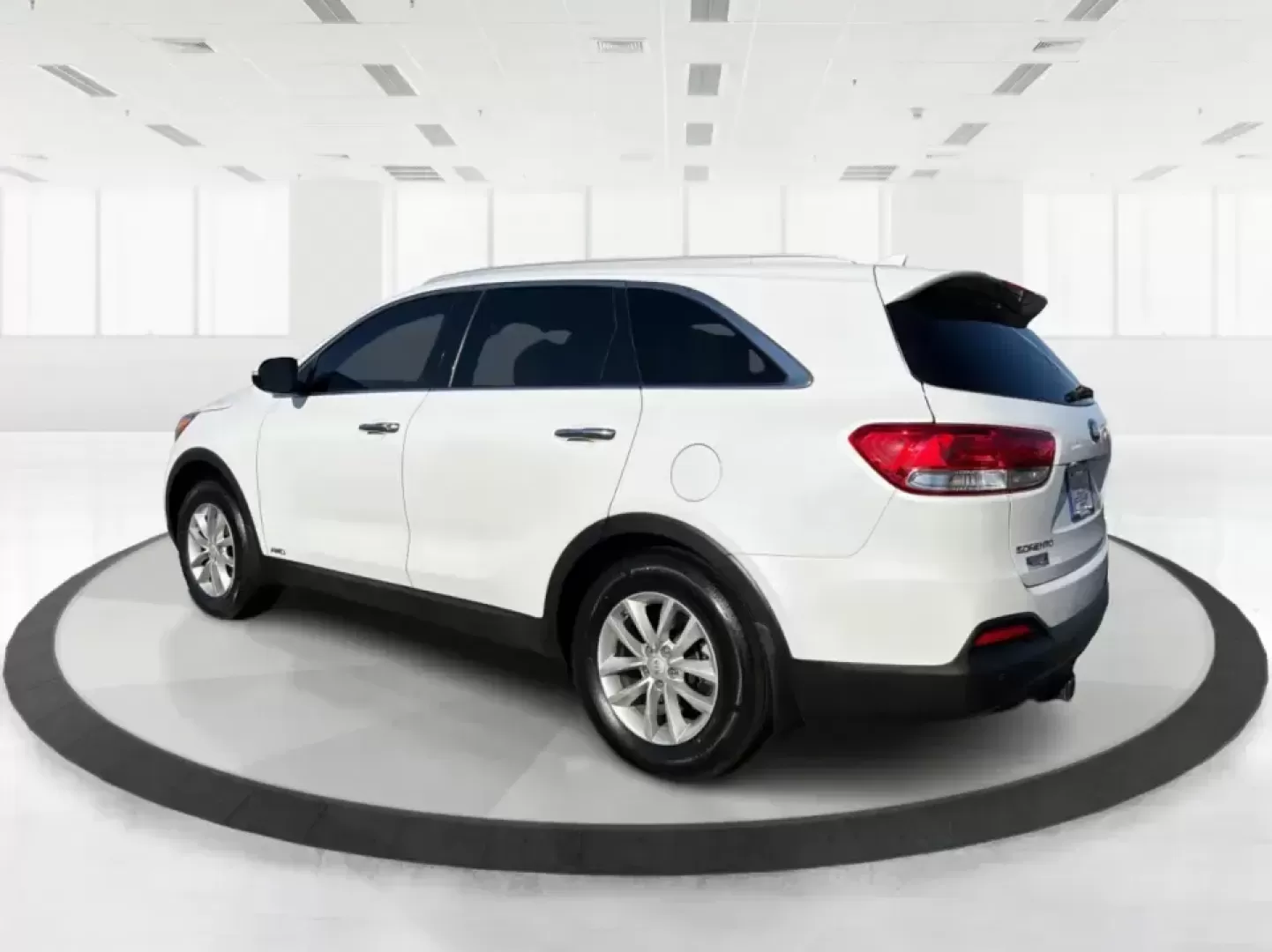 2018 Kia Sorento 2.4L LX (5XYPGDA36JG) with an 2.4L I-4 gasoline direct injection engine, 6A transmission, located at 1099 N County Rd 25A , Troy, OH, 45373, (937) 908-9800, 40.057079, -84.212883 - Build your next chapter around an SUV that's ready for school drop-offs, long commutes up I75, and weekend getaways to Charleston Falls Preserve or a family day near the Miami County Fairgrounds. This 2018 Kia Sorento LX in Snow White Pearl is the kind of practical, go-anywhere crossover that fits r - Photo#4