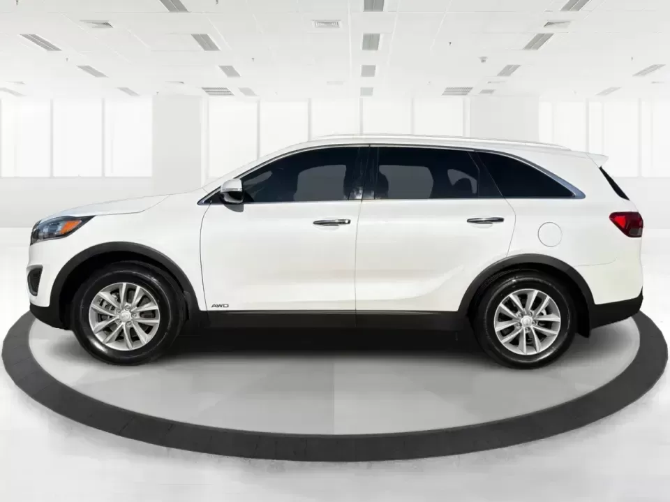 2018 Kia Sorento 2.4L LX (5XYPGDA36JG) with an 2.4L I-4 gasoline direct injection engine, 6A transmission, located at 1099 N County Rd 25A , Troy, OH, 45373, (937) 908-9800, 40.057079, -84.212883 - Build your next chapter around an SUV that's ready for school drop-offs, long commutes up I75, and weekend getaways to Charleston Falls Preserve or a family day near the Miami County Fairgrounds. This 2018 Kia Sorento LX in Snow White Pearl is the kind of practical, go-anywhere crossover that fits r - Photo#5