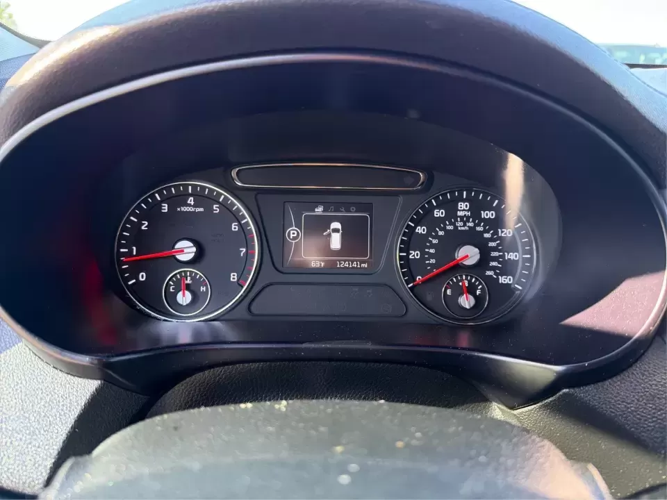 2018 Kia Sorento 2.4L LX (5XYPGDA36JG) with an 2.4L I-4 gasoline direct injection engine, 6A transmission, located at 1099 N County Rd 25A , Troy, OH, 45373, (937) 908-9800, 40.057079, -84.212883 - Build your next chapter around an SUV that's ready for school drop-offs, long commutes up I75, and weekend getaways to Charleston Falls Preserve or a family day near the Miami County Fairgrounds. This 2018 Kia Sorento LX in Snow White Pearl is the kind of practical, go-anywhere crossover that fits r - Photo#15