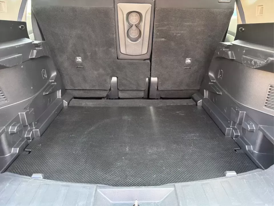 2017 Nissan Rogue S (5N1AT2MT6HC) with an 2.5L I-4 DOHC engine, CVT transmission, located at 880 E. National Road, Vandalia, OH, 45377, (937) 908-9800, 39.891918, -84.183594 - Pack up the kids, load the groceries, or point the nose toward a weekend getaway-this 2017 Nissan Rogue S is the kind of practical, easy-to-live-with SUV that fits real life in Vandalia. With its comfortable cabin, versatile cargo space, and efficient 2.5L I4 engine paired to a smooth CVT, it's idea - Photo#12