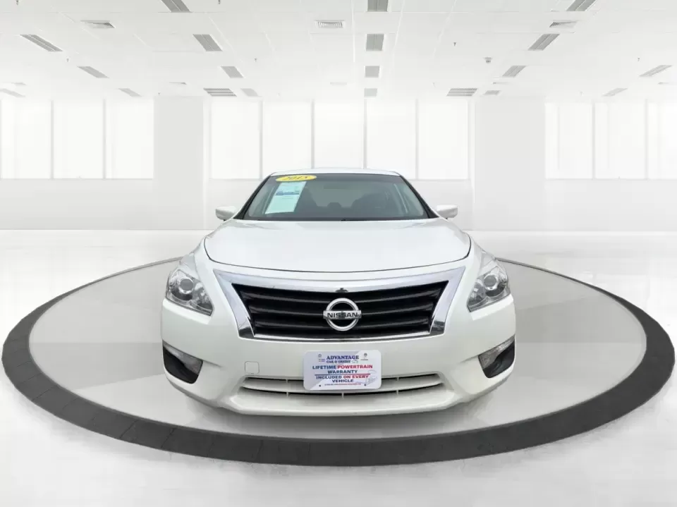 2015 Nissan Altima 2.5 S (1N4AL3AP9FC) with an 2.5L I-4 DOHC engine, Continuously Variable Transmission transmission, located at 1184 Kauffman Ave, Fairborn, OH, 45324, (937) 908-9800, 39.807072, -84.030914 - Need a dependable sedan for daily commuting between Fairborn and Dayton, campus runs to Wright State, or comfortable weekend drives out toward Yellow Springs? This **2015 Nissan Altima 2.5 S** delivers the kind of real-world practicality busy schedules demand-fuel-friendly performance, a roomy cabin - Photo#7