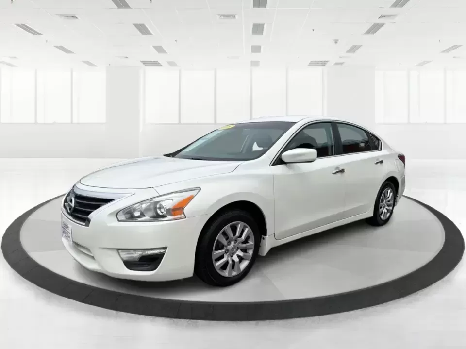 2015 Nissan Altima 2.5 S (1N4AL3AP9FC) with an 2.5L I-4 DOHC engine, Continuously Variable Transmission transmission, located at 1184 Kauffman Ave, Fairborn, OH, 45324, (937) 908-9800, 39.807072, -84.030914 - Need a dependable sedan for daily commuting between Fairborn and Dayton, campus runs to Wright State, or comfortable weekend drives out toward Yellow Springs? This **2015 Nissan Altima 2.5 S** delivers the kind of real-world practicality busy schedules demand-fuel-friendly performance, a roomy cabin - Photo#8
