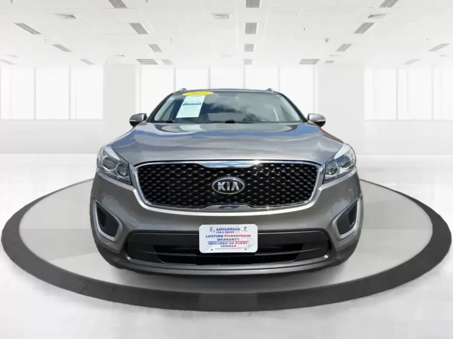 2017 Kia Sorento 2.4L LX (5XYPG4A38HG) with an 2.4L I-4 gasoline direct injection engine, 6A transmission, located at 8750 N County Rd 25A, Piqua, OH, 45356, (937) 908-9800, 40.164391, -84.232513 - Weekend road trips to Indian Lake, daily school drop-offs, and long commutes up I75 feel a lot easier when your SUV has real space, confident handling, and comfort features that keep everyone happy. This **2017 Kia Sorento LX (2.4L)** in **Platinum Graphite** is a practical, do-it-all **SUV** that f - Photo#7