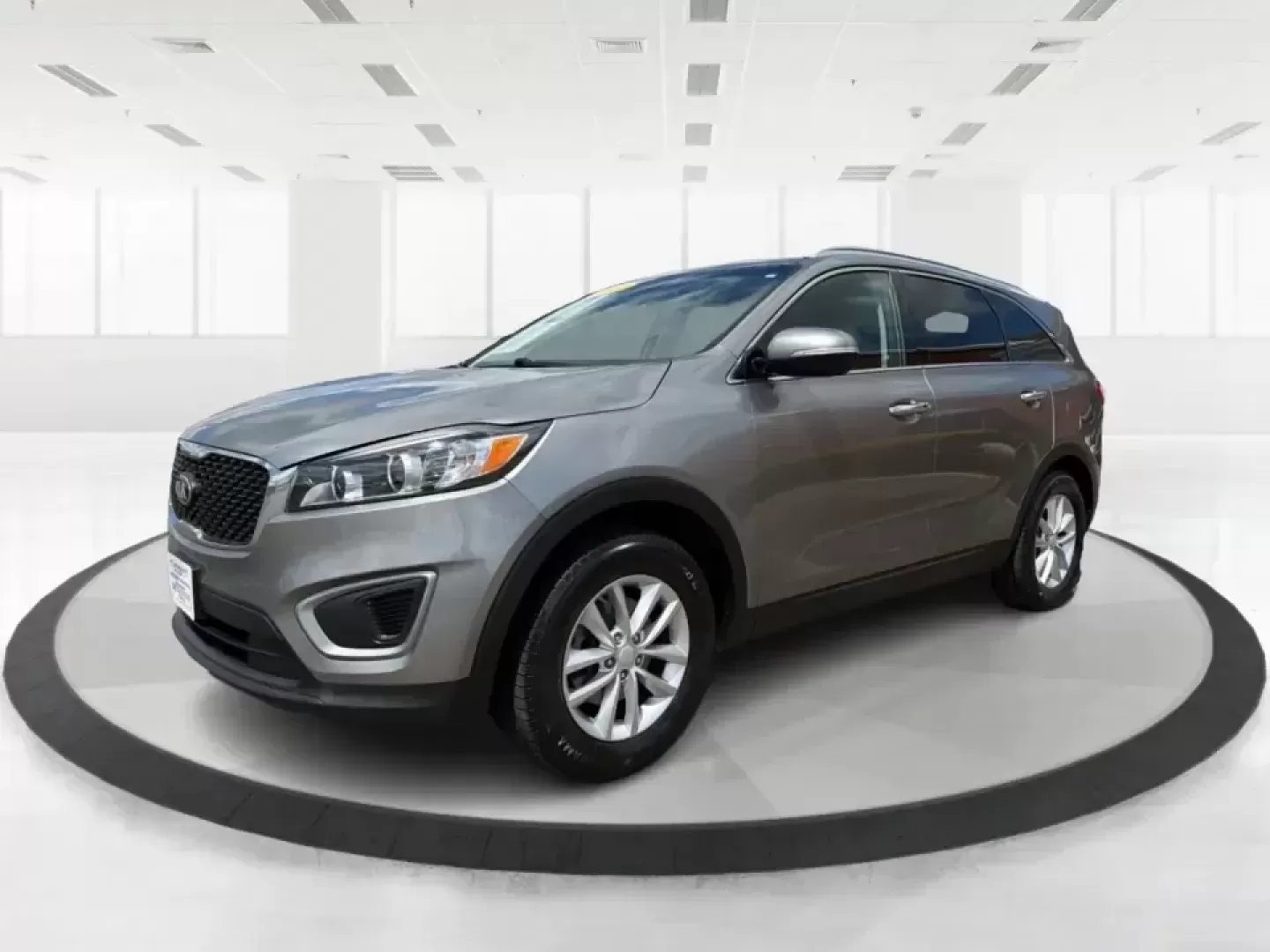 2017 Kia Sorento 2.4L LX (5XYPG4A38HG) with an 2.4L I-4 gasoline direct injection engine, 6A transmission, located at 8750 N County Rd 25A, Piqua, OH, 45356, (937) 908-9800, 40.164391, -84.232513 - Weekend road trips to Indian Lake, daily school drop-offs, and long commutes up I75 feel a lot easier when your SUV has real space, confident handling, and comfort features that keep everyone happy. This **2017 Kia Sorento LX (2.4L)** in **Platinum Graphite** is a practical, do-it-all **SUV** that f - Photo#8