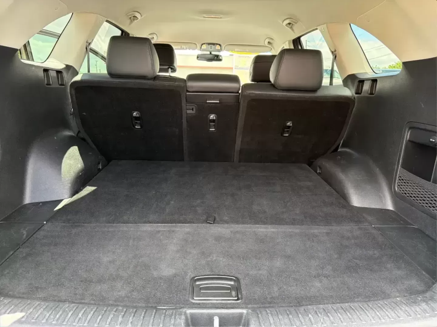 2017 Kia Sorento 2.4L LX (5XYPG4A38HG) with an 2.4L I-4 gasoline direct injection engine, 6A transmission, located at 8750 N County Rd 25A, Piqua, OH, 45356, (937) 908-9800, 40.164391, -84.232513 - Weekend road trips to Indian Lake, daily school drop-offs, and long commutes up I75 feel a lot easier when your SUV has real space, confident handling, and comfort features that keep everyone happy. This **2017 Kia Sorento LX (2.4L)** in **Platinum Graphite** is a practical, do-it-all **SUV** that f - Photo#12