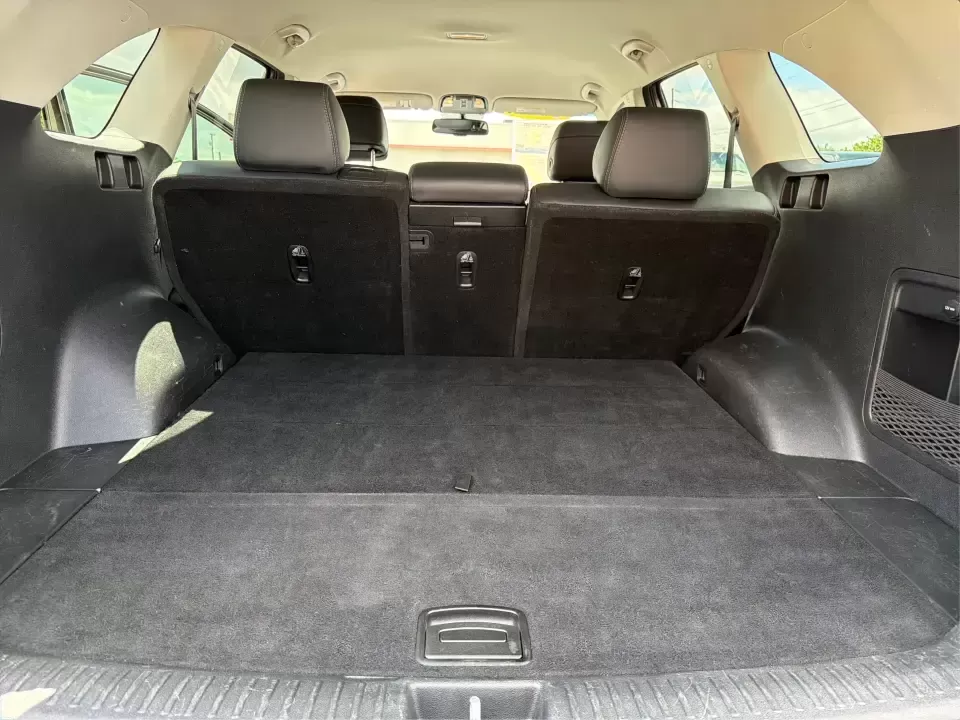 2017 Kia Sorento 2.4L LX (5XYPG4A38HG) with an 2.4L I-4 gasoline direct injection engine, 6A transmission, located at 8750 N County Rd 25A, Piqua, OH, 45356, (937) 908-9800, 40.164391, -84.232513 - Weekend road trips to Indian Lake, daily school drop-offs, and long commutes up I75 feel a lot easier when your SUV has real space, confident handling, and comfort features that keep everyone happy. This **2017 Kia Sorento LX (2.4L)** in **Platinum Graphite** is a practical, do-it-all **SUV** that f - Photo#12