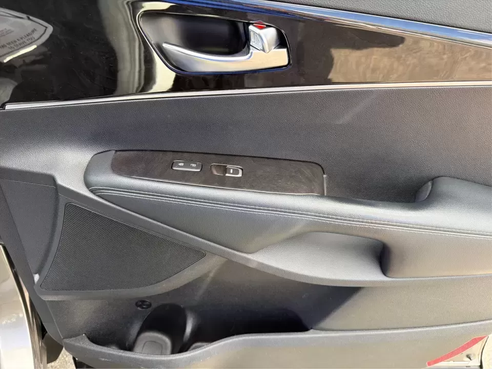 2017 Kia Sorento 2.4L LX (5XYPG4A38HG) with an 2.4L I-4 gasoline direct injection engine, 6A transmission, located at 8750 N County Rd 25A, Piqua, OH, 45356, (937) 908-9800, 40.164391, -84.232513 - Weekend road trips to Indian Lake, daily school drop-offs, and long commutes up I75 feel a lot easier when your SUV has real space, confident handling, and comfort features that keep everyone happy. This **2017 Kia Sorento LX (2.4L)** in **Platinum Graphite** is a practical, do-it-all **SUV** that f - Photo#19